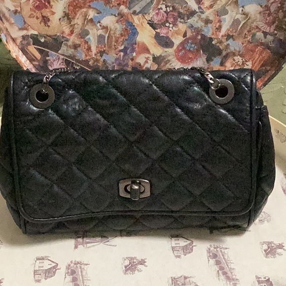 Luxurious Black Quilted Leather Shoulder Bag - Picture 2 of 4